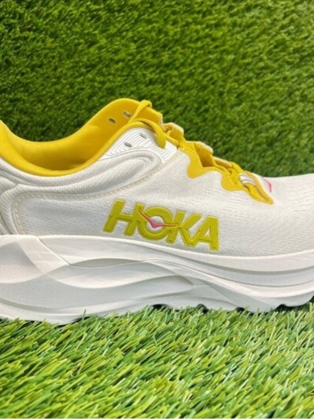 HOKA Gaviota 6 Women's White & Yellow Athletic Shoes 9.5D.  Sugg Retail $180.